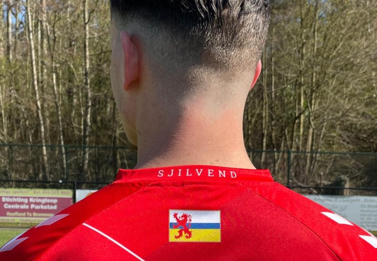 Engelse hulp bij het ontwerp van nieuwe Schinveldse voetbaloutfit