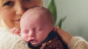 De 90 spruiten van ‘Boer zoekt Vrouw’: Tante Yvon gaat op bezoek bij de baby’s