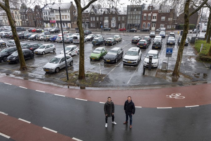 Omwonenden vragen aandacht voor het ‘vergeten plein’ van Roermond