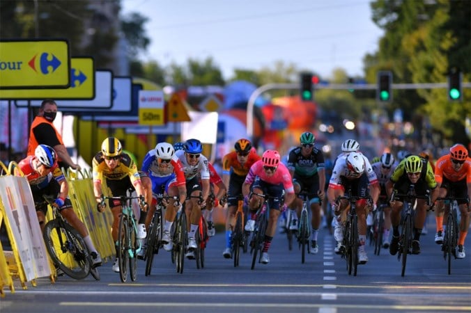 Fabio Jakobsen maakt emoties los met comeback - De Limburger