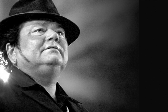 Dré Hazes junior in nieuwe docu: ‘Mijn vader heeft zich volledig kapotgemaakt om de pijn in zijn hart te verzachten’