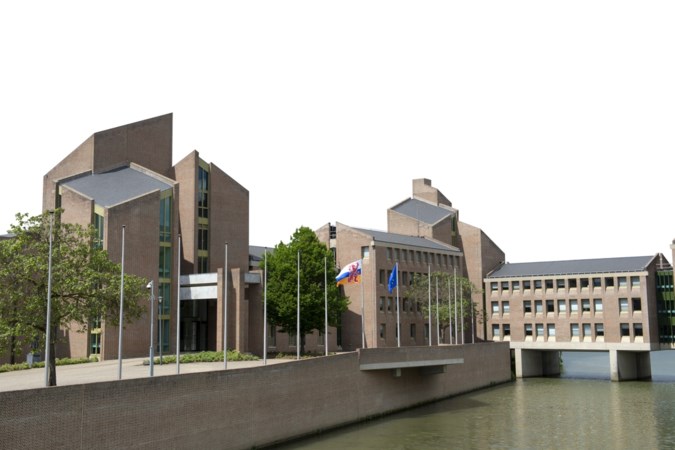 Commentaar: Rampspoed zou dreigen nu Limburg zonder functionerend bestuur zit. Zou het echt zo’n vaart lopen? 