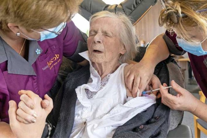 Dood na prik? Immunologen schrikken niet van 225 sterfgevallen na vaccin tegen corona