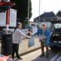 Geen coronatest nodig: Jan (71) uit Tegelen brengt filet americain en de krant naar de grens voor Duitse vriend