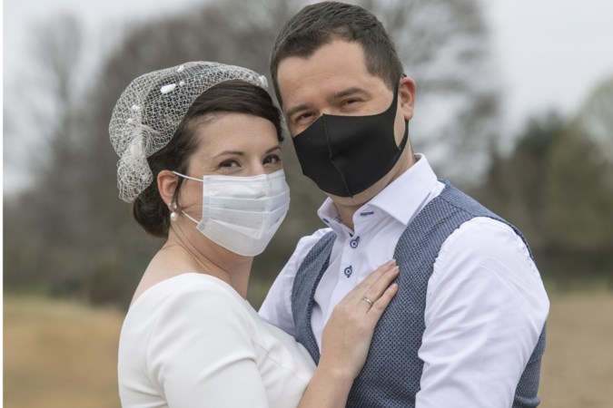 Trouwen in een pandemie? Deze Limburgse stellen besloten het te toch te doen: ‘Achteraf was mijn bruiloft perfect’