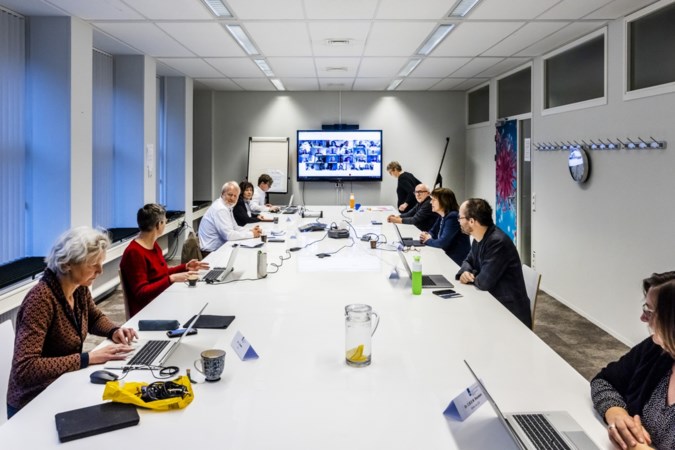 Experts adviseerden kabinet ‘met klem’ te wachten met versoepelen