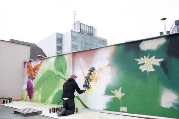 James Jetlag maakt nieuwe mural voor Heerlense binnenstad