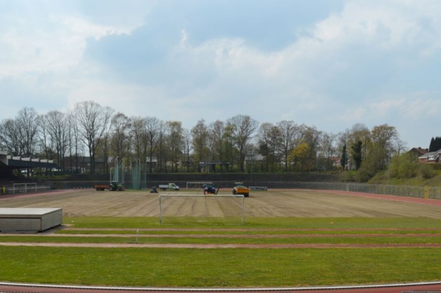 Nieuwe grasmat voor oud Roda-stadion op Kaalheide