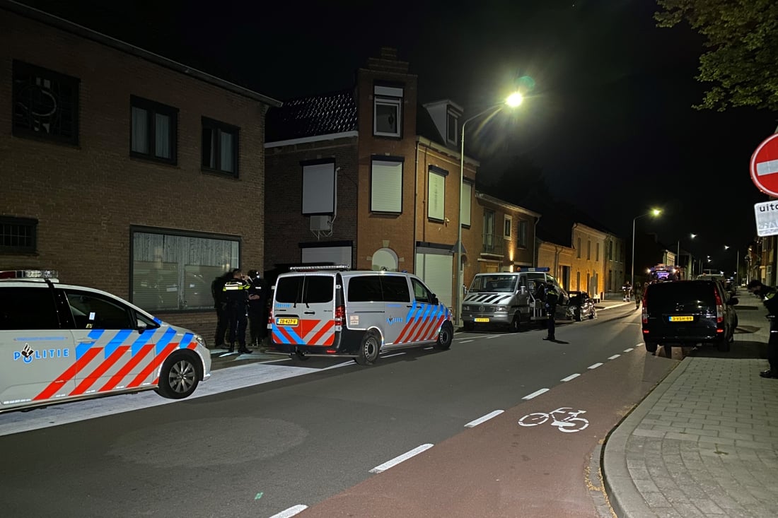 Arrestatieteam doet inval in woning Heerlen: persoon opgepakt.