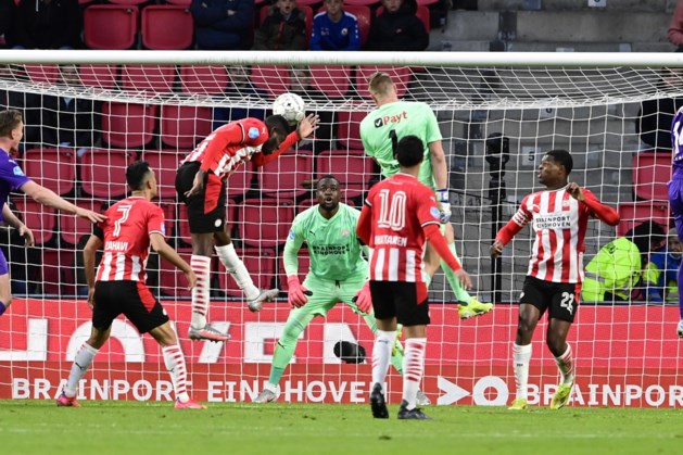 PSV verslaat FC Groningen en stelt kampioensfeest Ajax uit