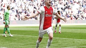 Ajax klopt AZ en is officieus kampioen
