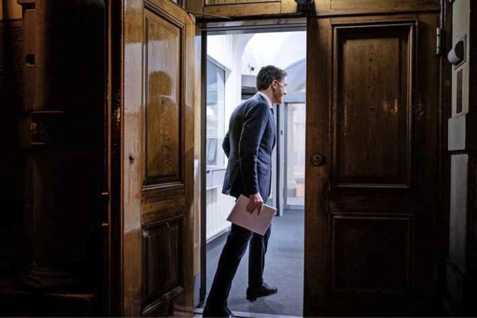 Grote zorgen over Haagse impasse: ‘Ga het land besturen!’