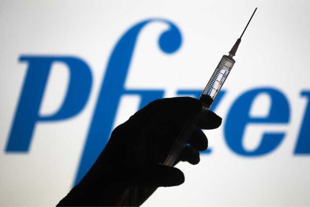Nederland ontvangt eerste versnelde levering coronavaccin Pfizer