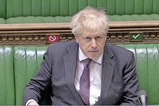 ‘Britse premier wilde liever ‘stapels lijken’ dan lockdown’