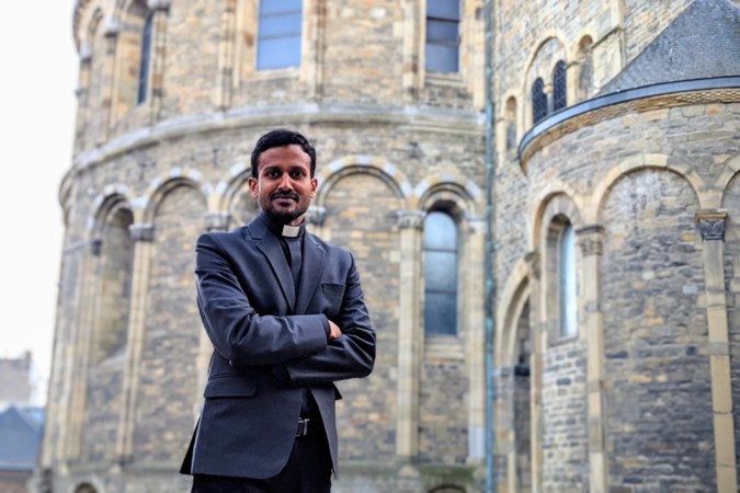 Indiase kapelaan over zwaar getroffen vaderland: ‘Ik voel de onmacht en radeloosheid van die families’