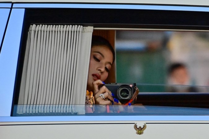 Thaise prinses sluit de zee voor een duikvakantie
