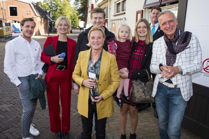 Roddelen in showbizzland: woede om Meiland-fans in Noordwijk en pikant nieuws over Geraldine Kemper