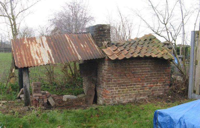 ’t Bakkes ien Eèsjde: slechts een enkel bakhuisje wordt als monumentje in ere hersteld