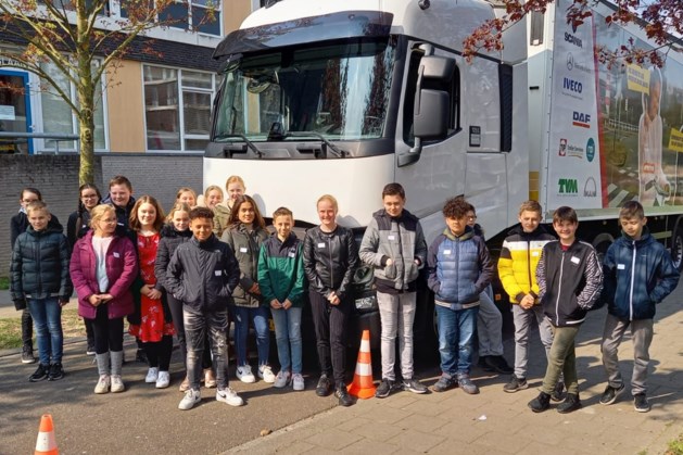 Leerlingen basisschool De Ganzerik volgen speciale les in verkeersveiligheid
