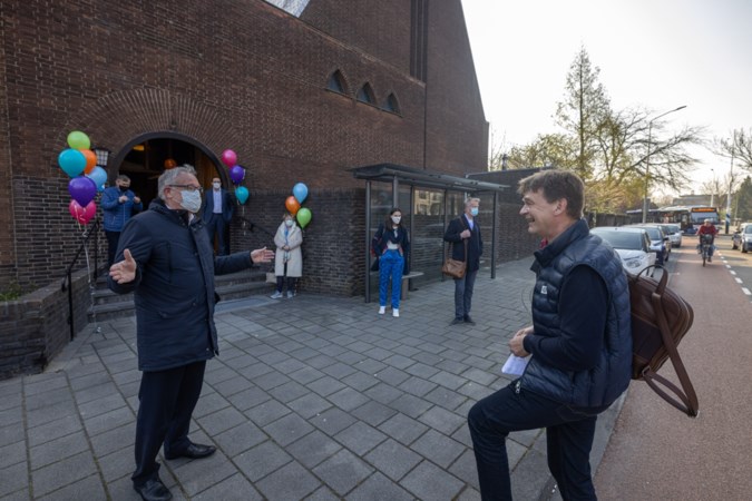 Revaliderende burgemeester Roel Wever weer aan het werk na zware hartoperatie: ‘Ik kwam thuis amper een trap omhoog’