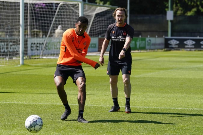 Cody Gakpo is als een lerende machine: ‘Boudewijn Zenden hamert echt op mijn linkerbeen’
