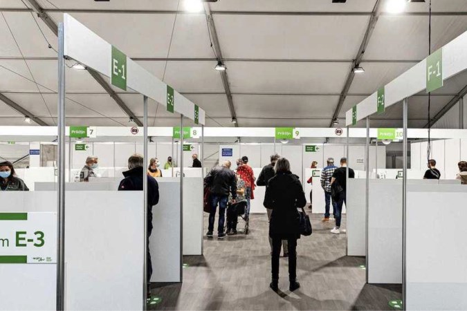 Te weinig vaccins blijft ’bottleneck’: Nederland aast op ’afgedankte’ doses