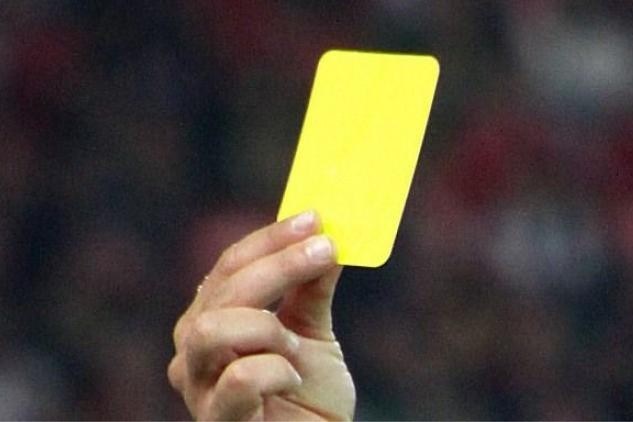 Eredivisiespeler verdacht van matchfixing met gele kaarten