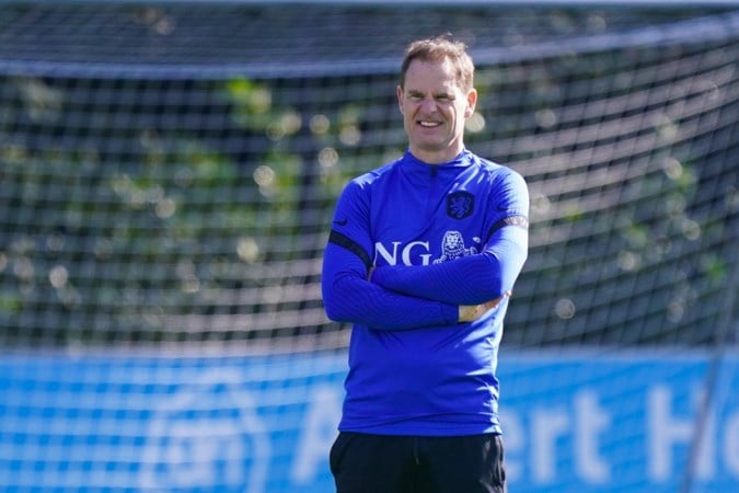 Bondscoach Frank de Boer opent boekje over keuzes voor EK-selectie: ‘Ziet er goed uit voor Weghorst’