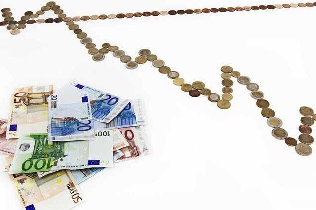 Spaarder en gepensioneerde blij met omhoog kruipende rente, huizenkoper baalt