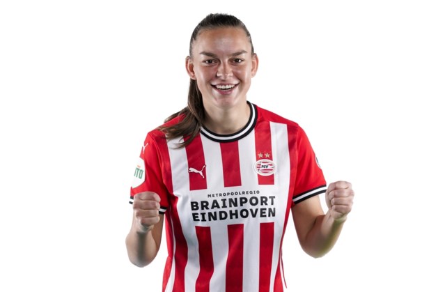 Romée Leuchter uit Schinveld schiet PSV ten koste van Ajax naar bekerfinale