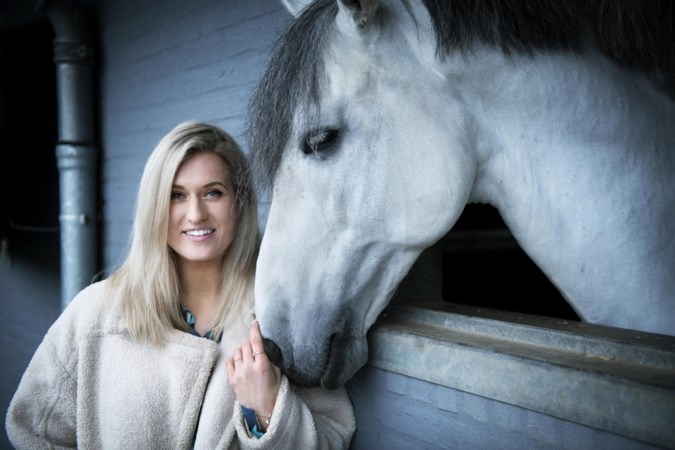 TV-ster Britt Dekker: ‘Met Martien Meiland deel ik geheimen’