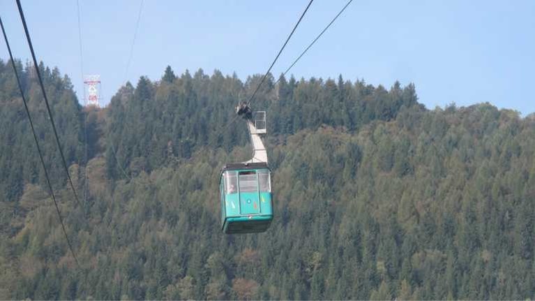 Cabine kabelbaan stort op grote hoogte neer bij Lago Maggiore in Italië: 13 doden