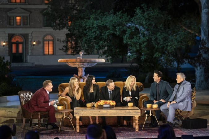 Niet meer verwacht, toch gekomen: Cast van ‘Friends’ een laatste keer bij elkaar voor reünie