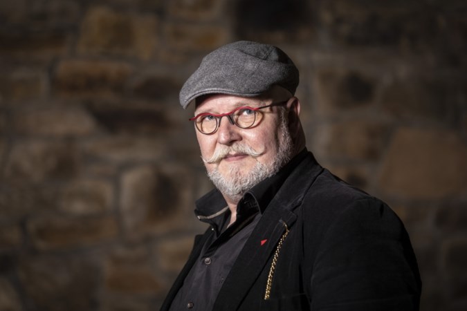 Thrillerschrijver Hugo Luijten uit Heel genomineerd voor Zilveren en Gouden Strop: ‘Niks mooier dan verhalen vertellen’