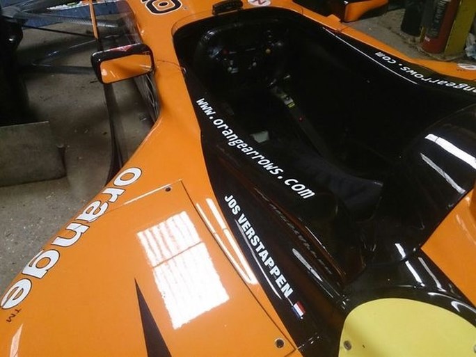 F1-auto van Jos Verstappen kopen? Dat kan, maar er zit wel een addertje onder het gras