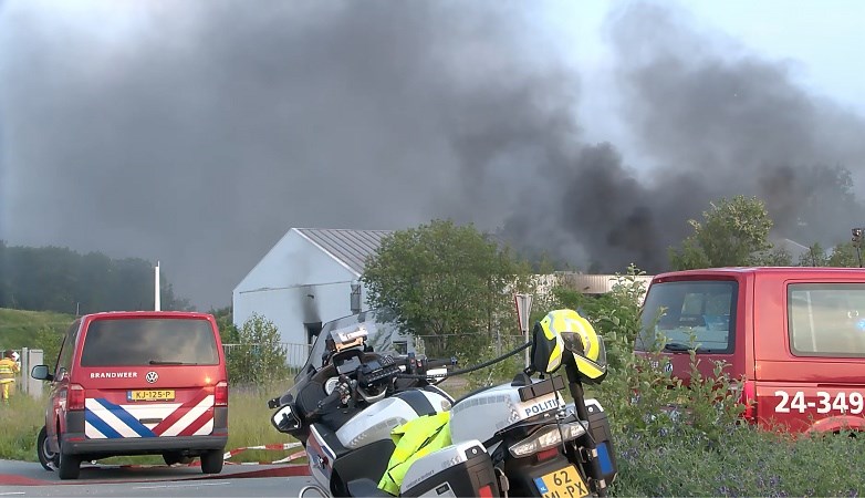 Grote brand in loods Brunssum waar een van de grootste drugsvangsten is gedaan, mogelijk asbest verspreid