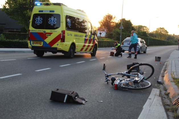 Fietser gewond na aanrijding met auto in Venray - De Limburger