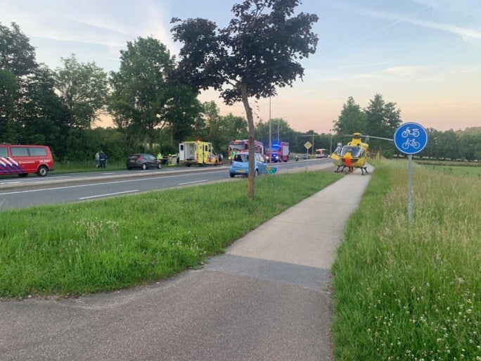 Aanrijding tussen twee auto’s op N278 bij Ingber: Duitse traumaheli geland