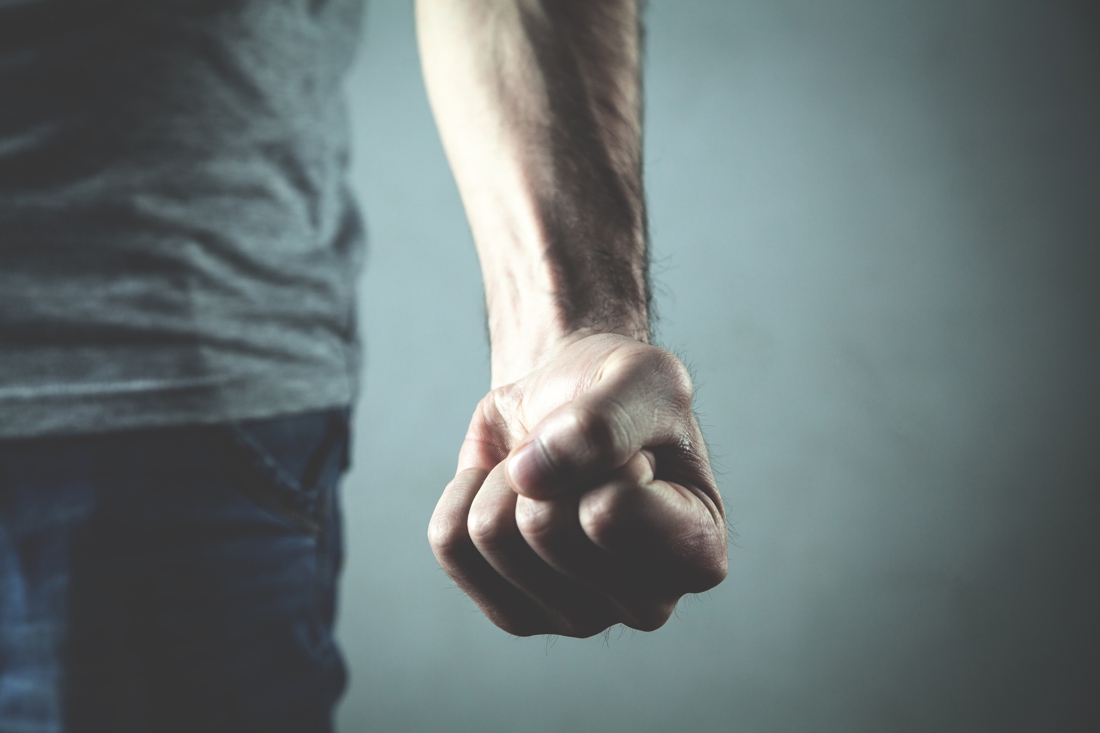 Justitie eist vier jaar cel voor man uit Roermond voor onder meer drugshandel en mishandelingen.