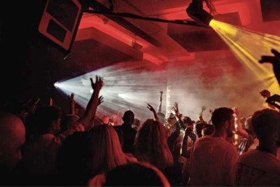 Kabinet wil eerder versoepelingen: vanaf 26 juni minder coronaregels