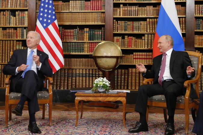 Amerikaanse president Joe Biden waarschuwt Russische ambtgenoot Vladimir Poetin voor sancties bij cyberaanvallen