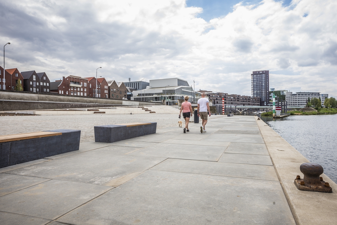 Venlo sluit gebied bij Maas vanwege coronadrukte en drugsoverlast - De Limburger