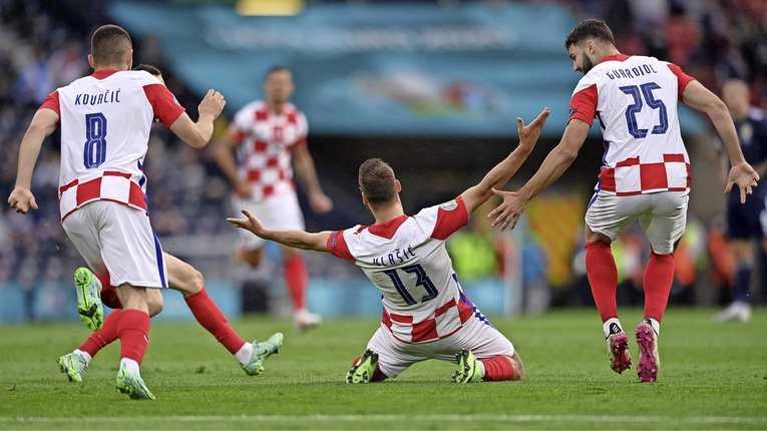 Engeland als groepswinnaar door, Kroaten ook verder