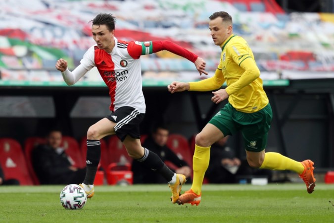 Ajax meldt zich bij Feyenoord voor Steven Berghuis; onduidelijkheid over transfersom