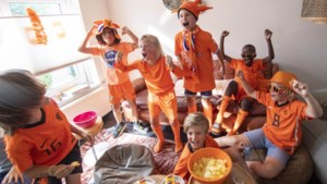 Het Oranje-gevoel: nieuwe dromen voor de jeugd, zoete en zure herinneringen voor volwassen generatie 