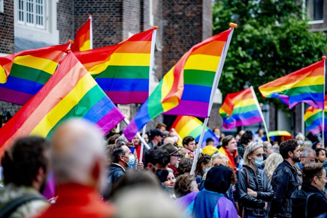 Commentaar: UEFA geeft verkeerd signaal, homoacceptatie binnen de voetballerij is verre van voltooid