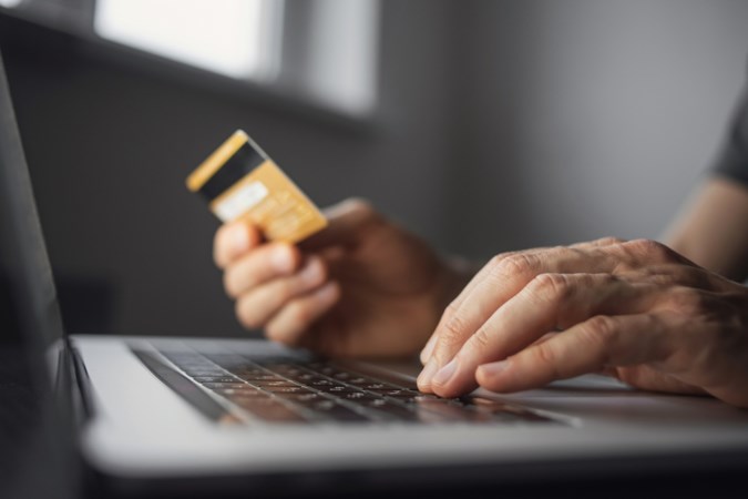 Een op acht Nederlanders kocht bij malafide webshop: mannen meer hardleers dan vrouwen