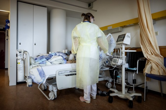 Aantal coronapatiënten in ziekenhuizen daalt 5 procent in een dag