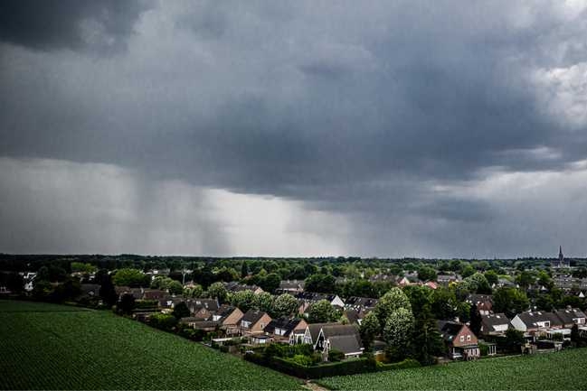 KNMI Waarschuwt Voor Stevige Onweersbuien Met Code Geel - De Limburger