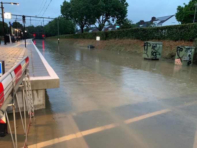 photo Wateroverlast Zuid Limburg video straten in limburg veranderen in